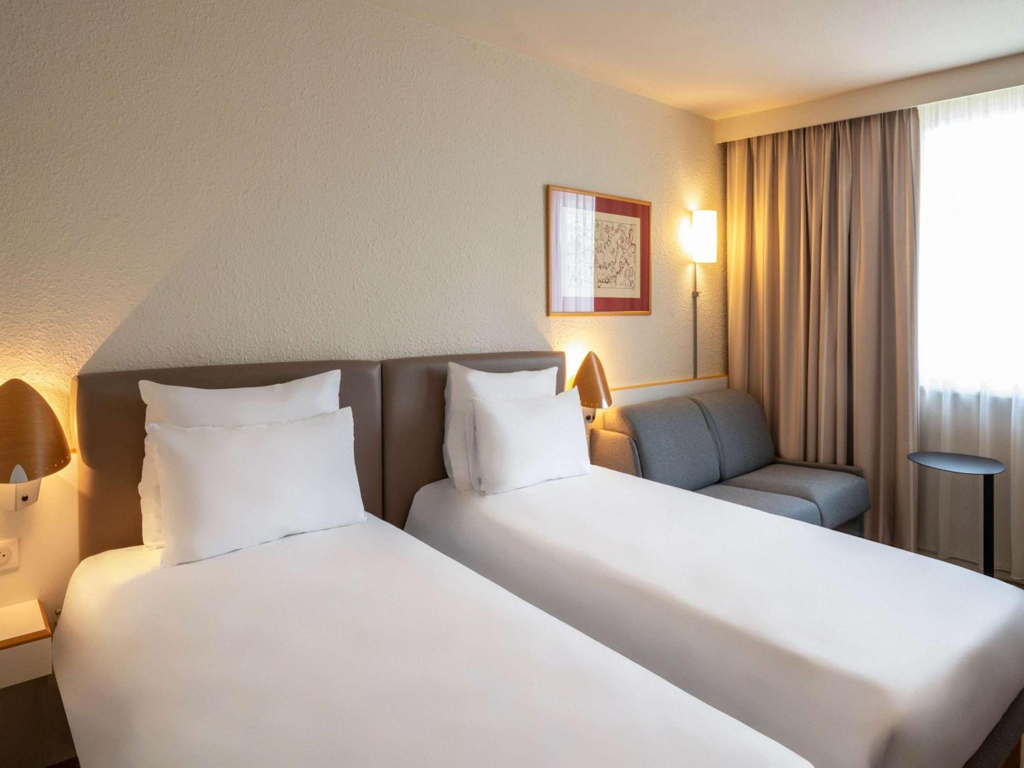 Hotel Novotel Evry Courcouronnes Eksteriør bilde