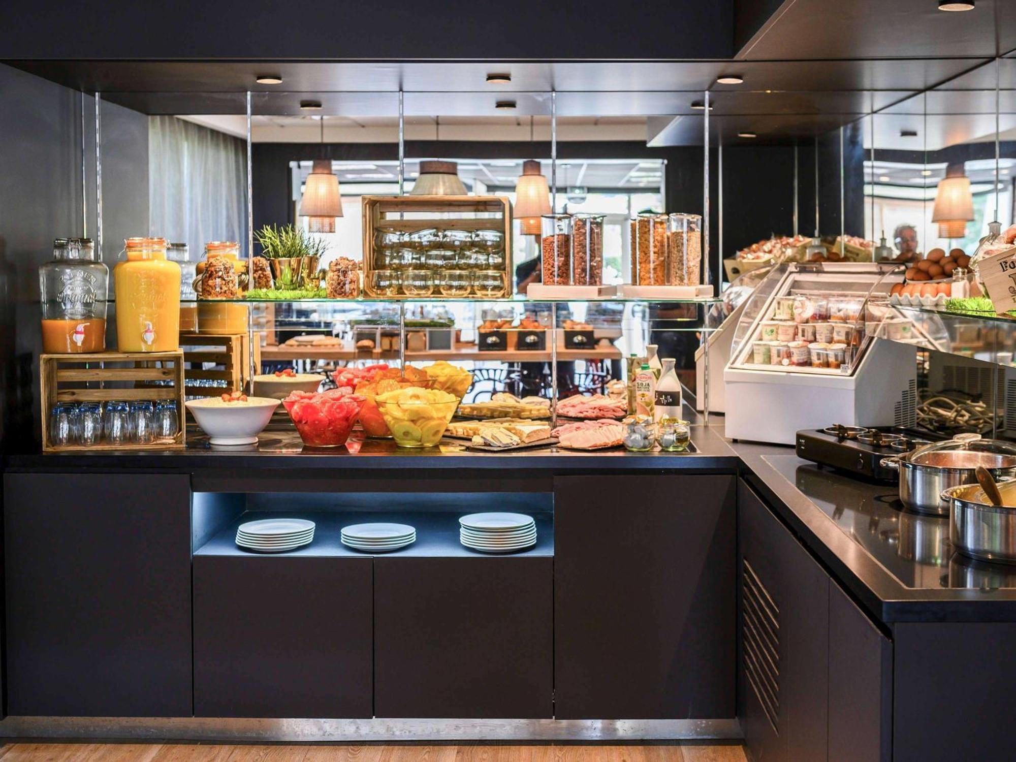 Hotel Novotel Evry Courcouronnes Eksteriør bilde