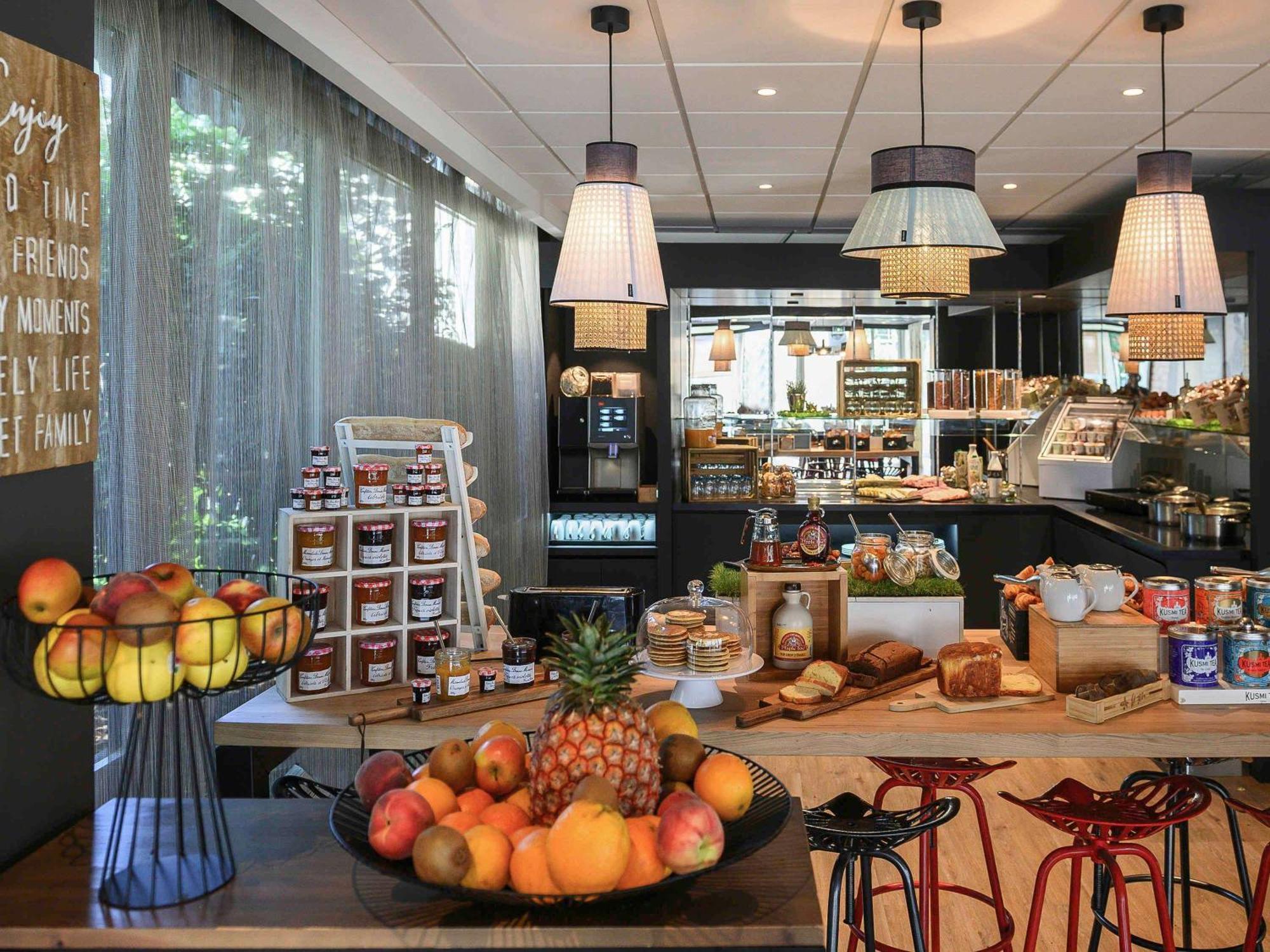 Hotel Novotel Evry Courcouronnes Eksteriør bilde