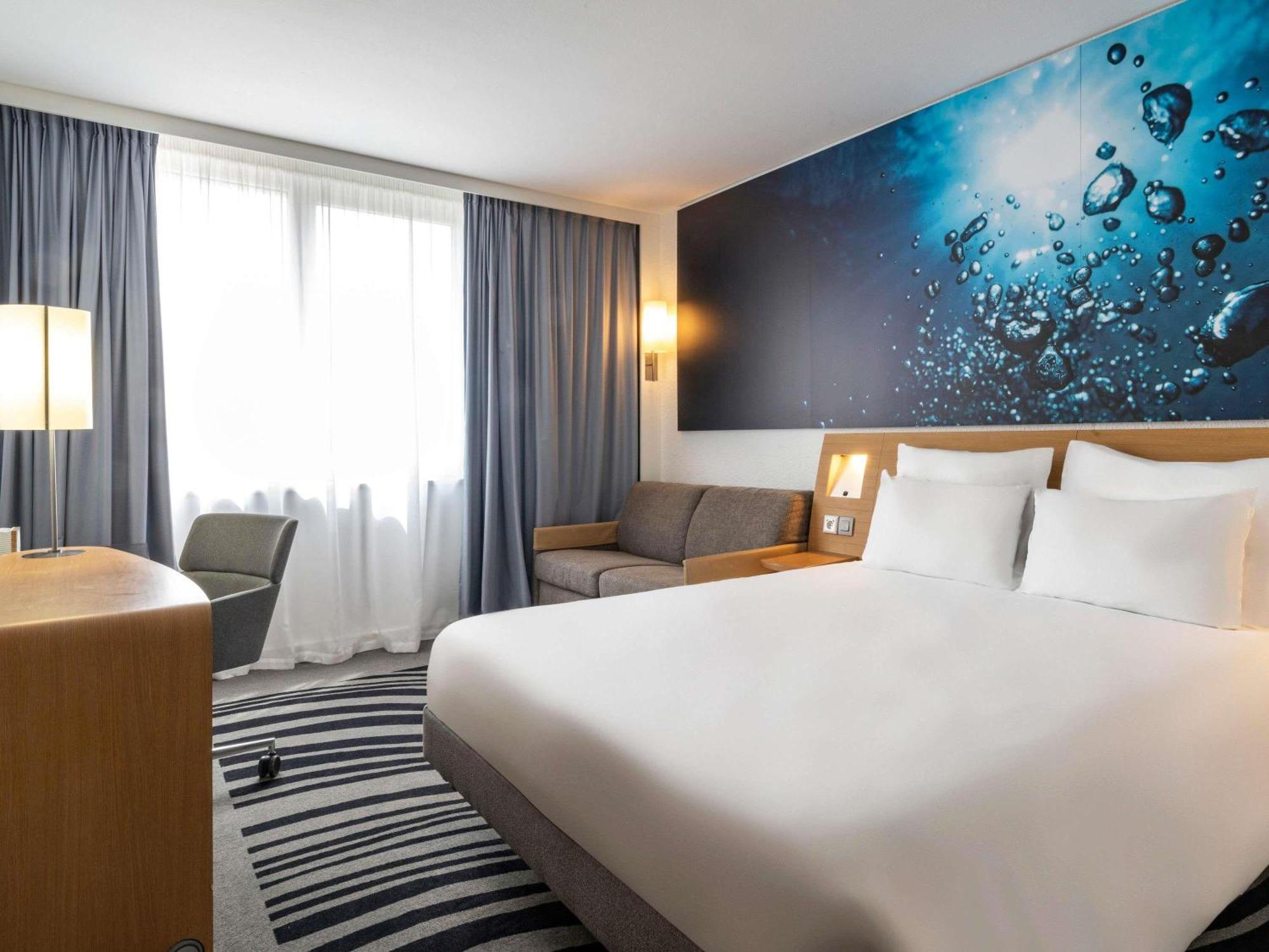 Hotel Novotel Evry Courcouronnes Eksteriør bilde