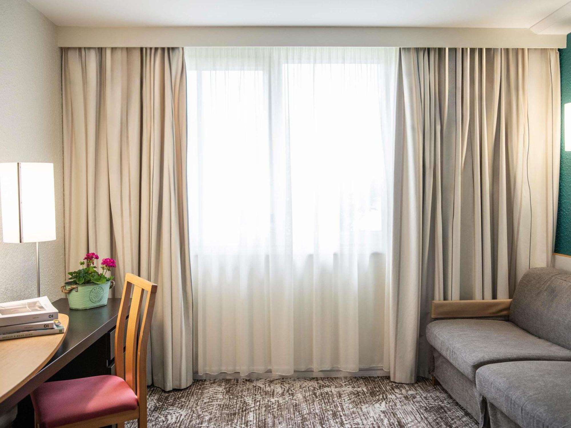 Hotel Novotel Evry Courcouronnes Eksteriør bilde