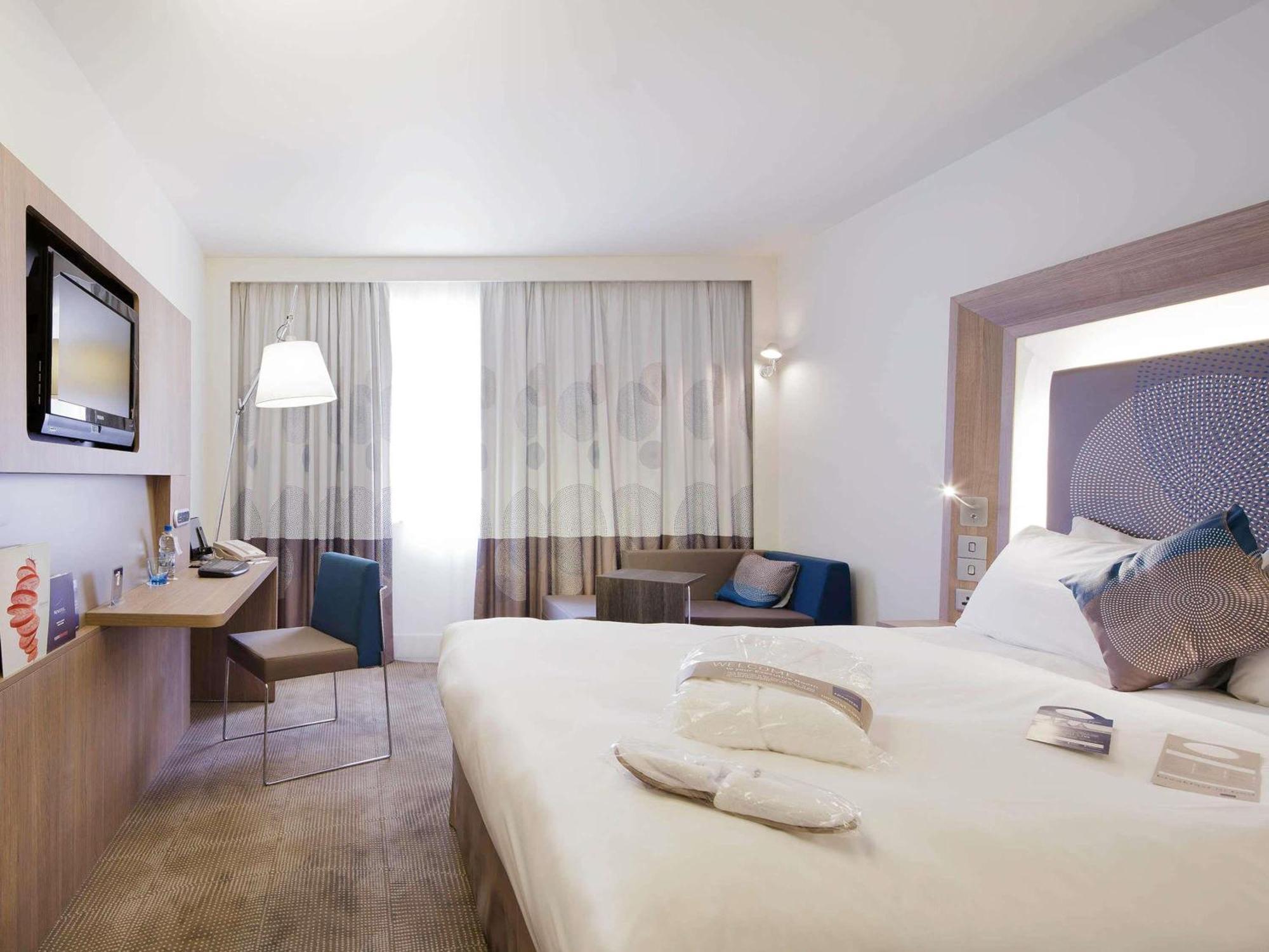 Hotel Novotel Evry Courcouronnes Eksteriør bilde